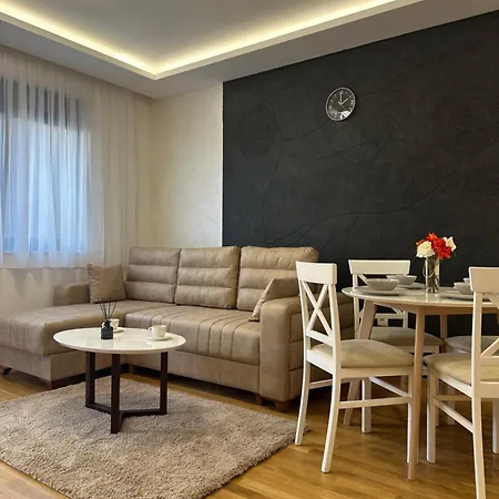 Shani Apartment *
